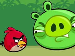 Angry Birds Kick Piggies